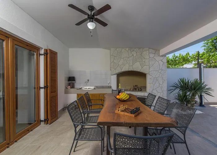 Zlata Vilă Polje (Krk)